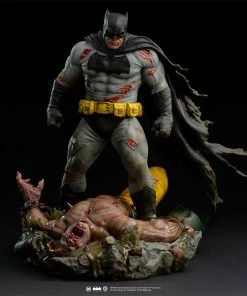 Batman: The Dark Knight Returns Sixth Scale Diorama By Iron Studios