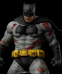Batman: The Dark Knight Returns Sixth Scale Diorama By Iron Studios