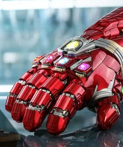 Nano Gauntlet (Hulk Version) Life-Size Replica By Hot Toys Avengers: Endgame - Life-Size Masterpiece Series Avengers Earth's Heroes
