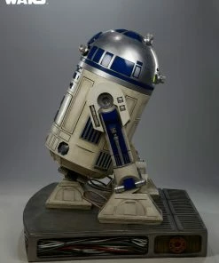Star Wars R2-D2 Life-Size Figure By Sideshow Collectibles