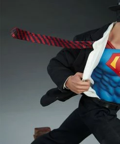 Superman™: Call To Action Premium Format™ Figure By Sideshow Collectibles