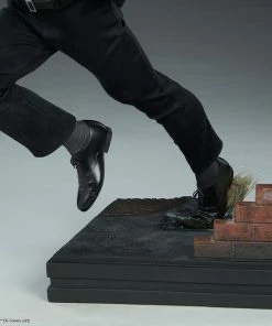 Superman™: Call To Action Premium Format™ Figure By Sideshow Collectibles