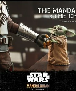 Hot Toys The Mandalorian And The Child Collectible Set